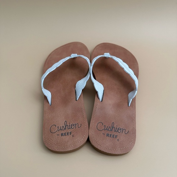 NWOT Cushion by Reef Celine Sandal - Cloud Size 6 - Picture 4 of 5